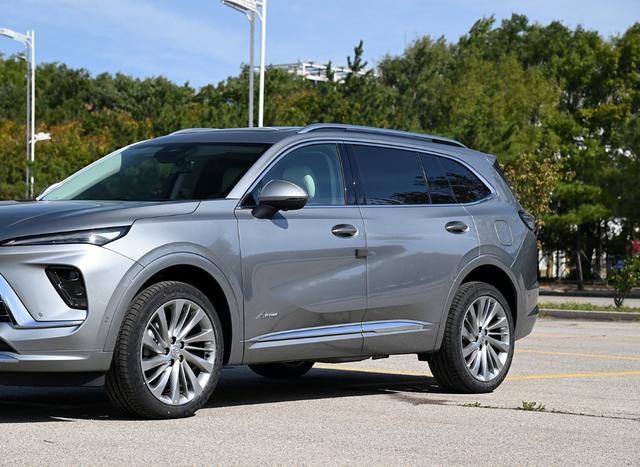 降了6萬，全系2.0T配9AT，還帶4驅(qū)與6K顯示屏，這合資SUV家用正好-有駕