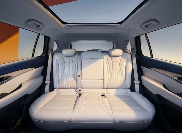 降了6萬，全系2.0T配9AT，還帶4驅(qū)與6K顯示屏，這合資SUV家用正好-有駕