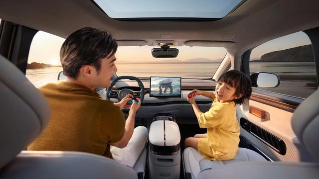 把未來開進(jìn)現(xiàn)實(shí)的車，9+N空間場(chǎng)景模式，極氪MIX專為家庭用戶打造-有駕