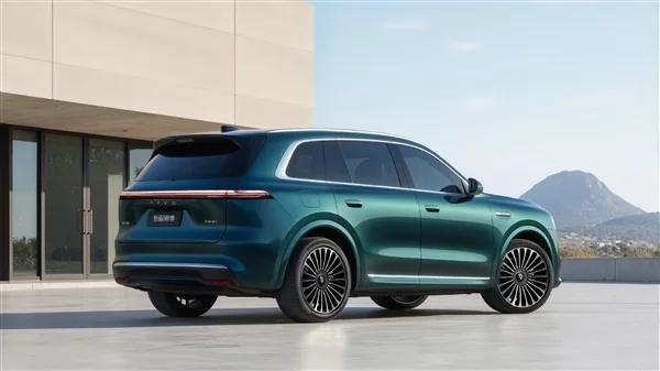 真穩了！全新問界M7實車曝光：全面革新、終于有純電了