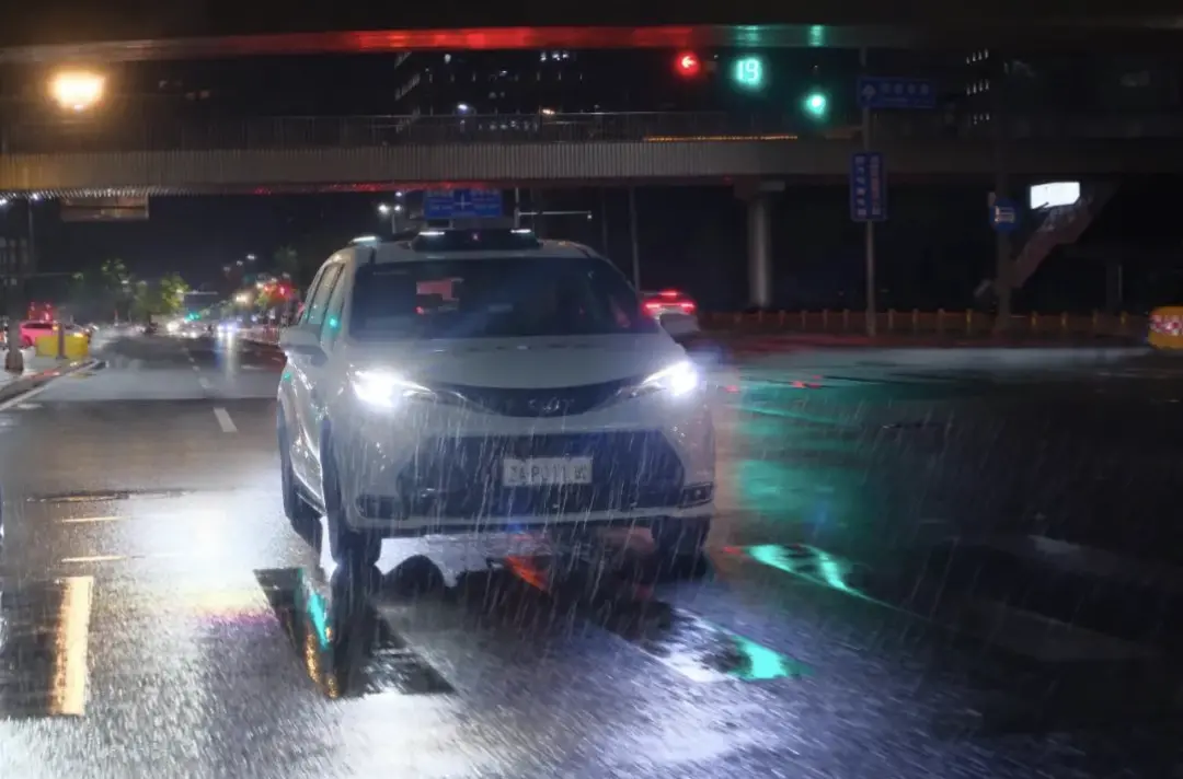 Pony.ai小馬智行微信公眾號(hào)介紹夜間自動(dòng)駕駛過程