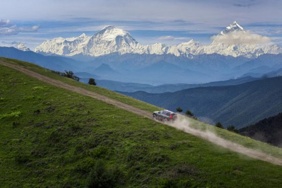 標(biāo)配50.4度寧德時代驍遙電池，猛士M817 Max+版36.99萬上市